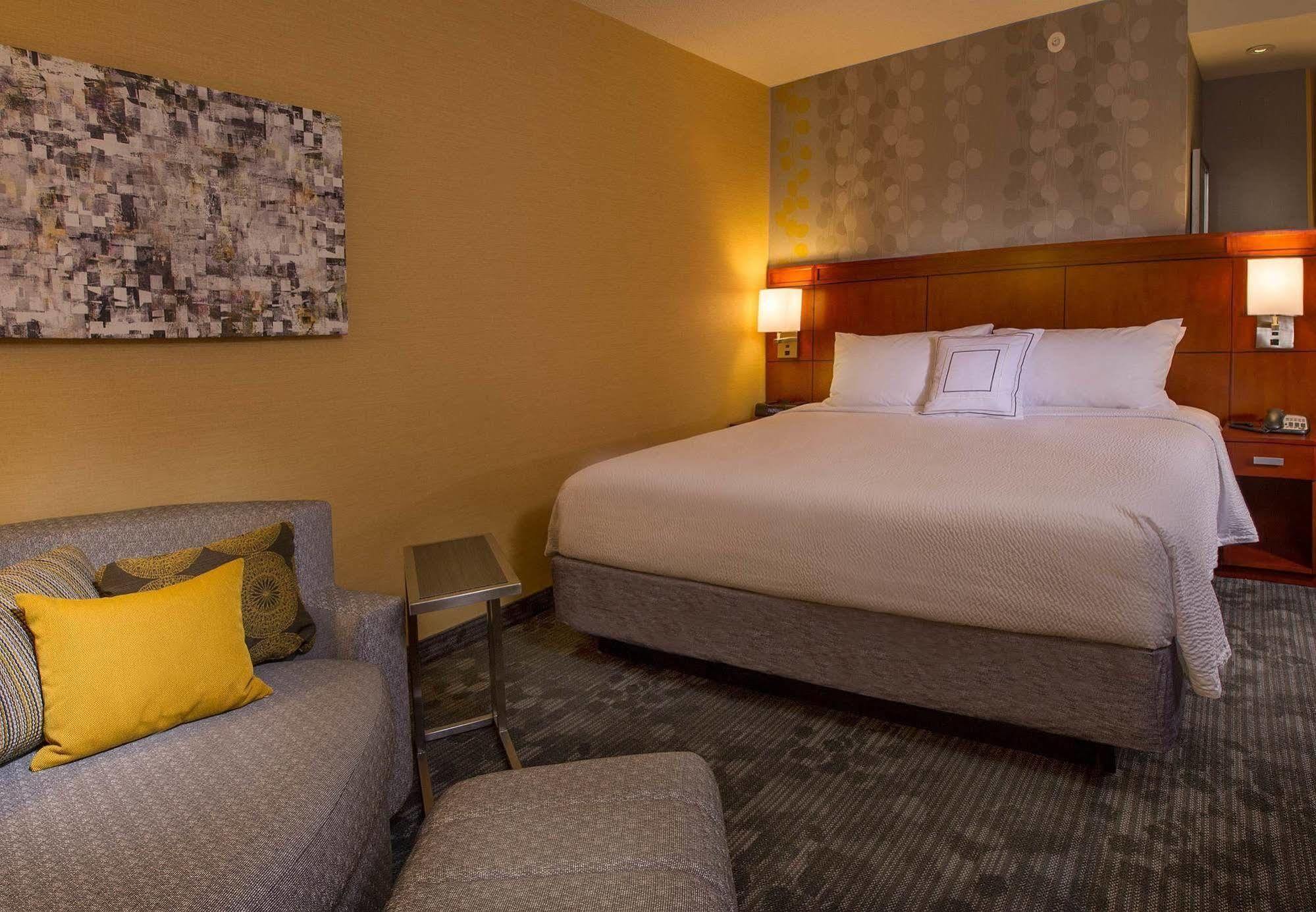 Courtyard Portland Airport Hotel South Portland Exterior photo